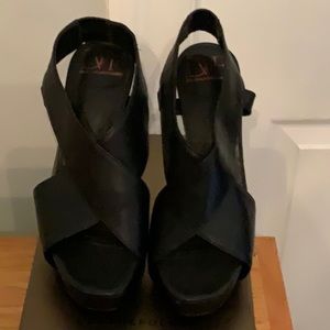 Diane von fur Ste berg size 7 5 in heel cross cross pumps